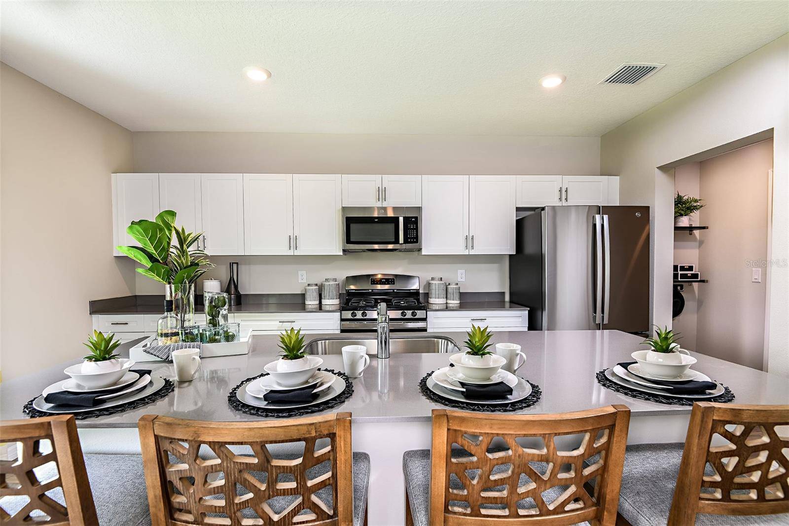Lithia, FL 33547,13050 WELLSPRING DR