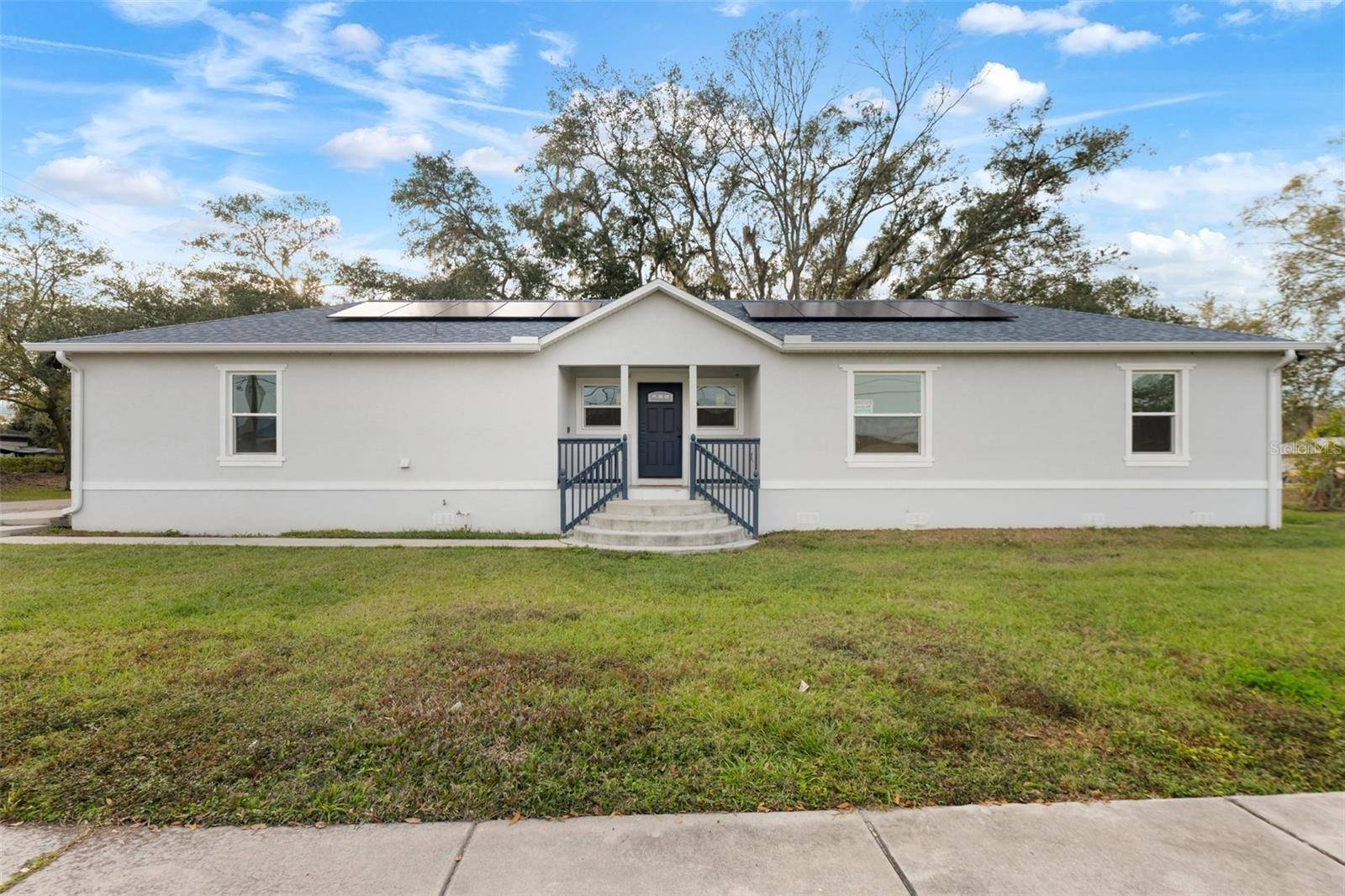 Plant City, FL 33563,902 W ALSOBROOK ST