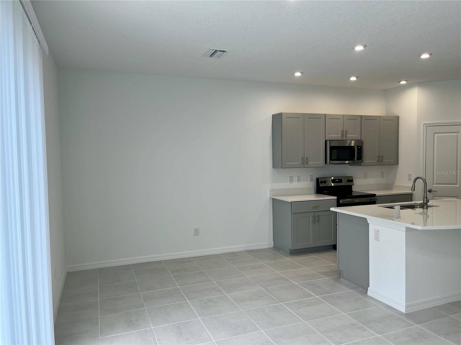 Wesley Chapel, FL 33543,34142 POLACCA LN