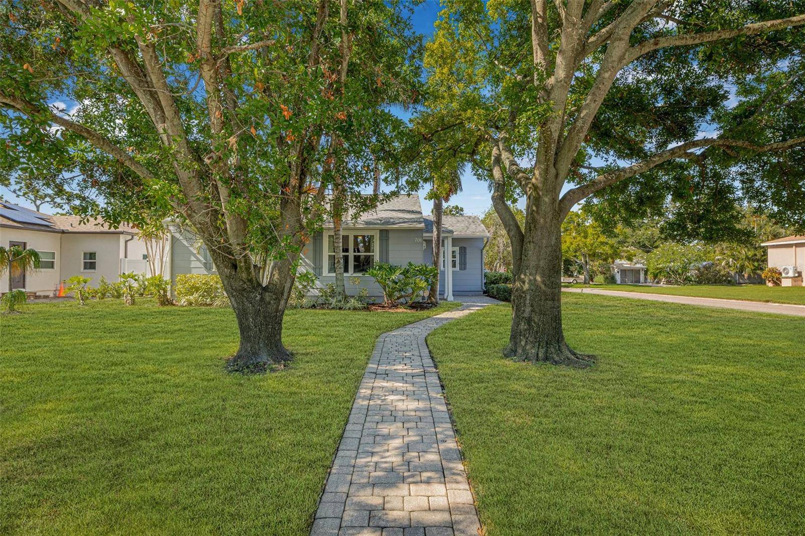 St Petersburg, FL 33703,706 39TH AVE NE
