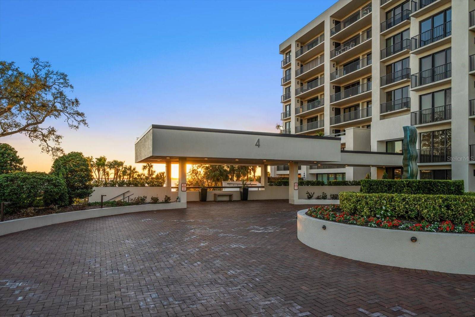 Belleair, FL 33756,4 BELLEVIEW BLVD #305
