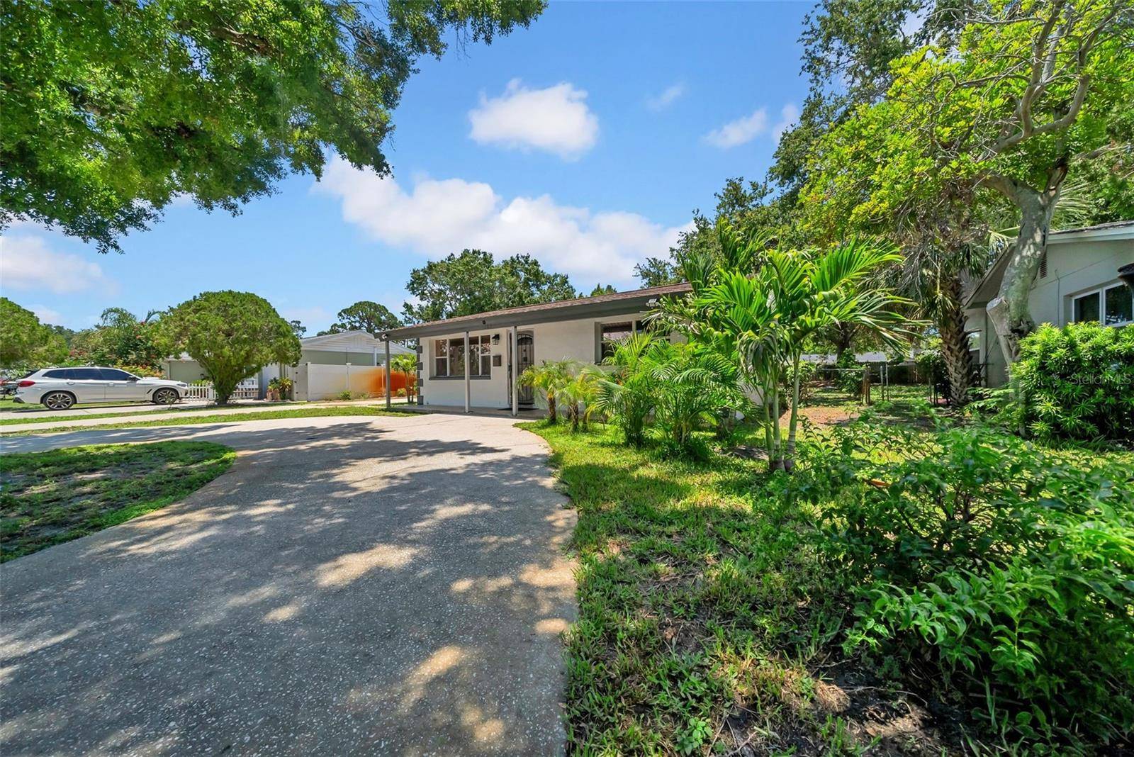 St Petersburg, FL 33702,762 77TH AVE N