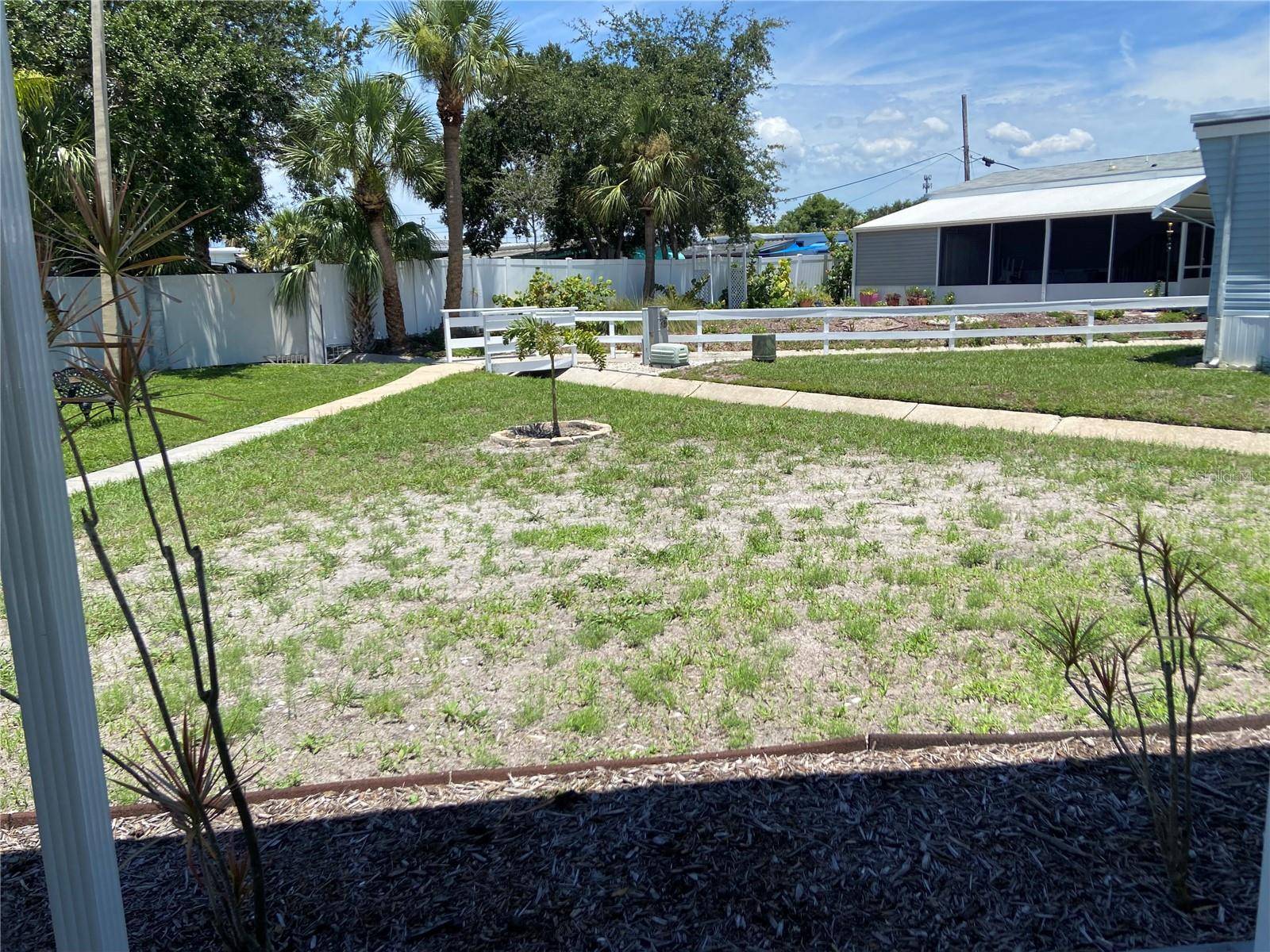 St Petersburg, FL 33709,7901 40TH AVE N #24