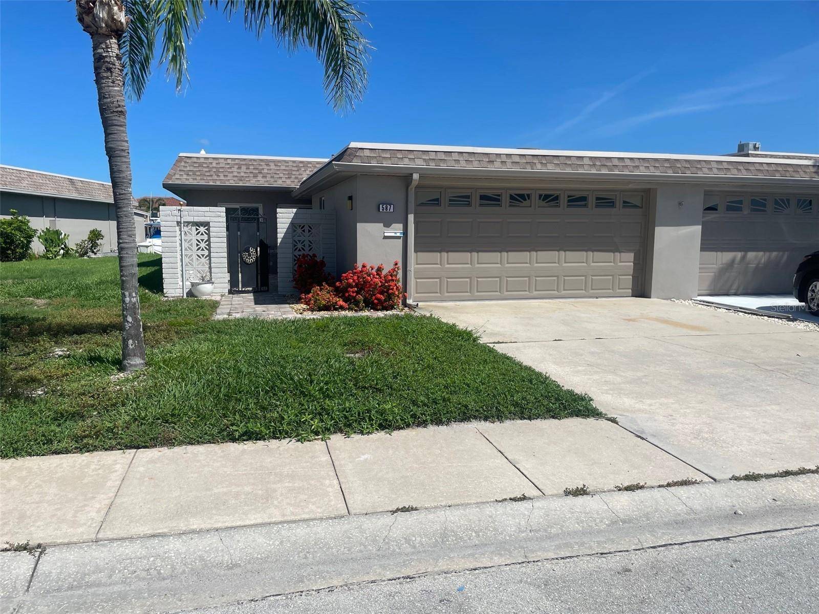 St Petersburg, FL 33708,587 BOCA CIEGA POINT BLVD N