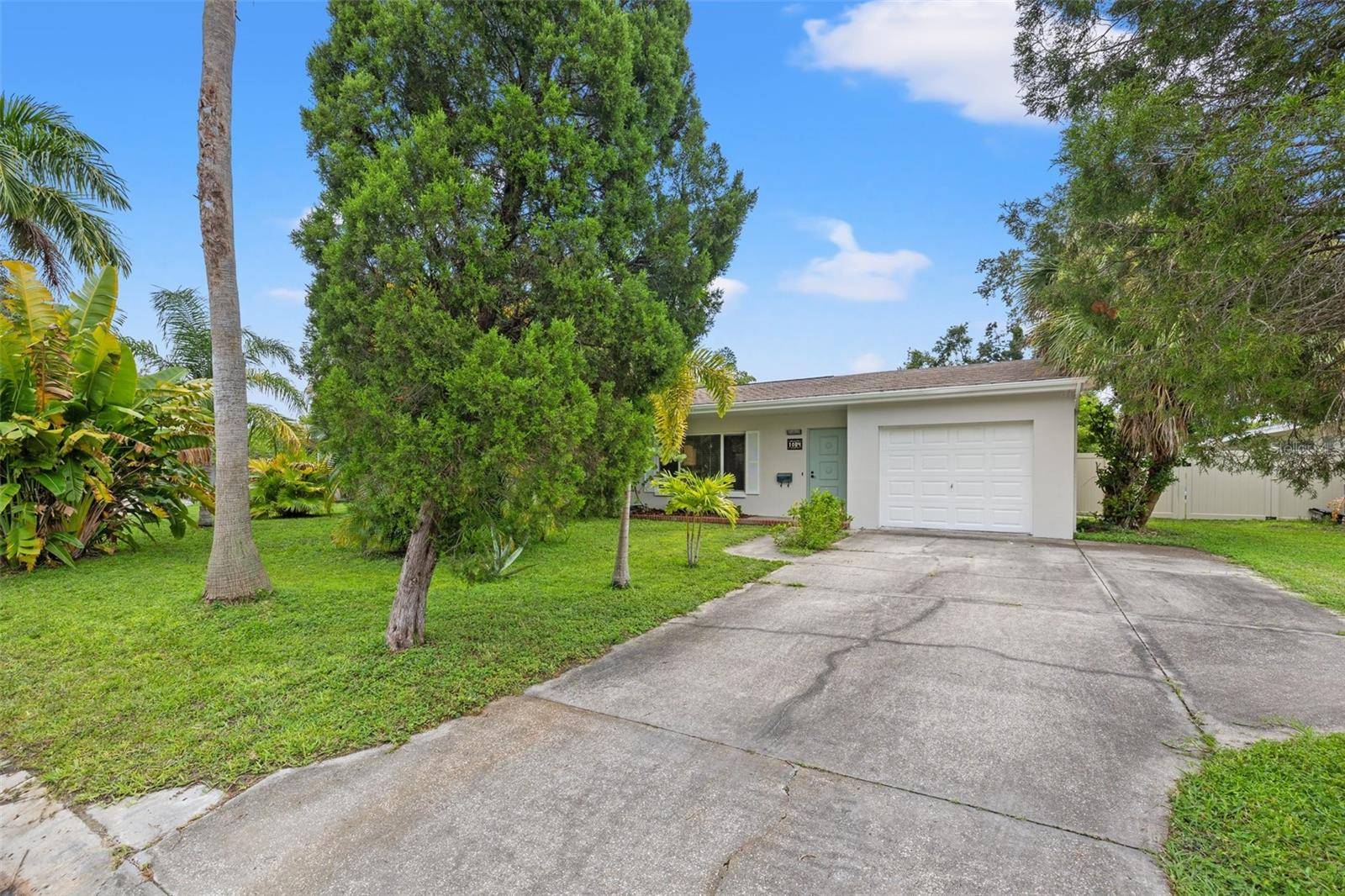 St Petersburg, FL 33703,1084 39TH AVE NE