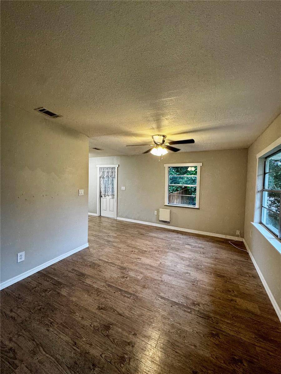 Zephyrhills, FL 33542,5811 20TH ST