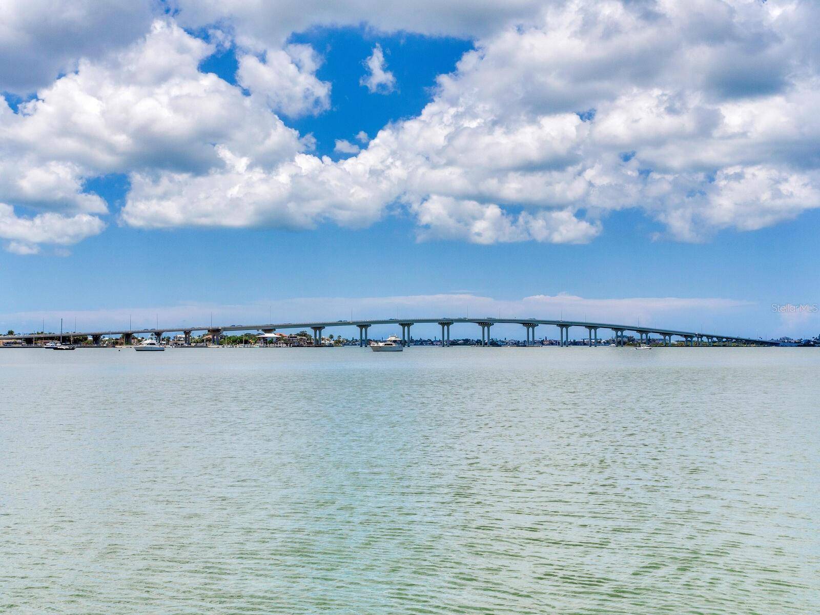 Belleair, FL 33756,8 SUNSET BAY DR