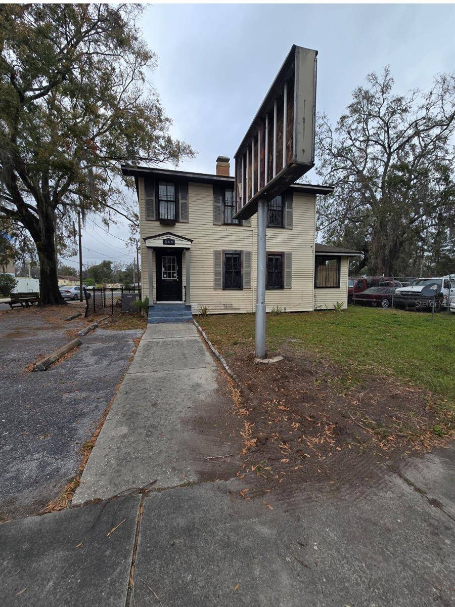 Plant City, FL 33563,902 E REYNOLDS ST