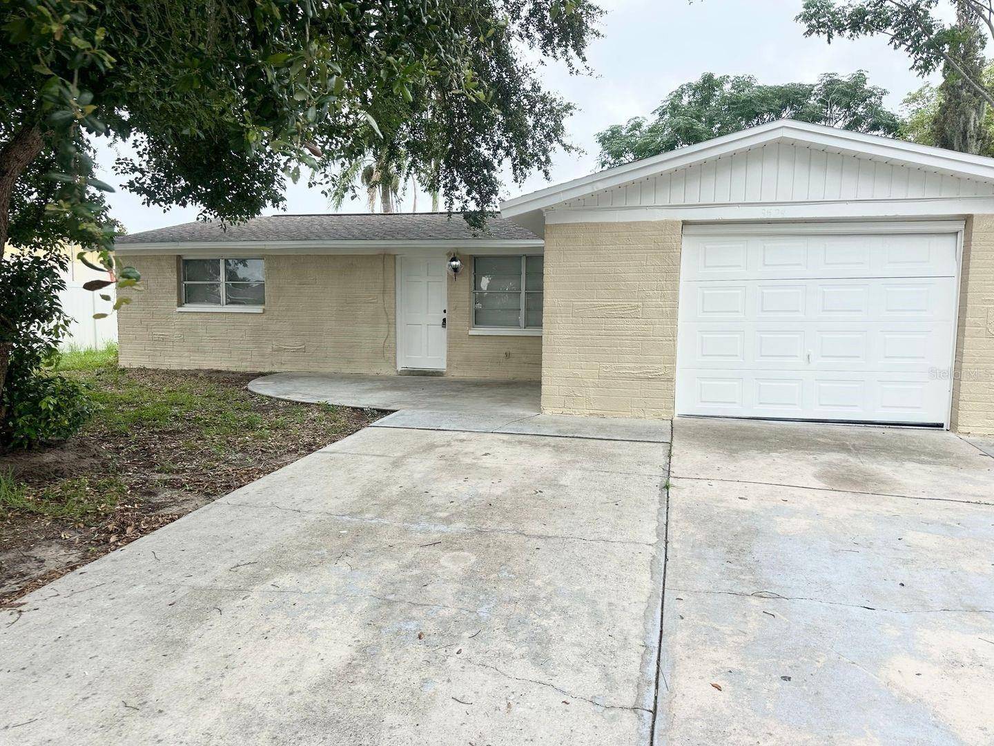 Holiday, FL 34691,3524 HOOVER DR