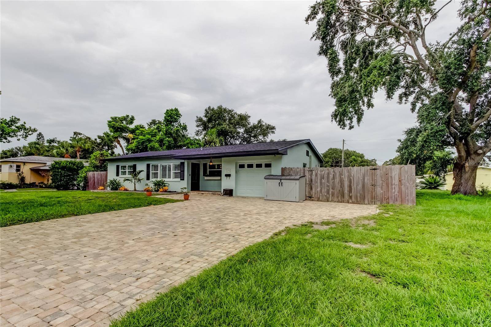 St Petersburg, FL 33710,2192 ROBINSON DR