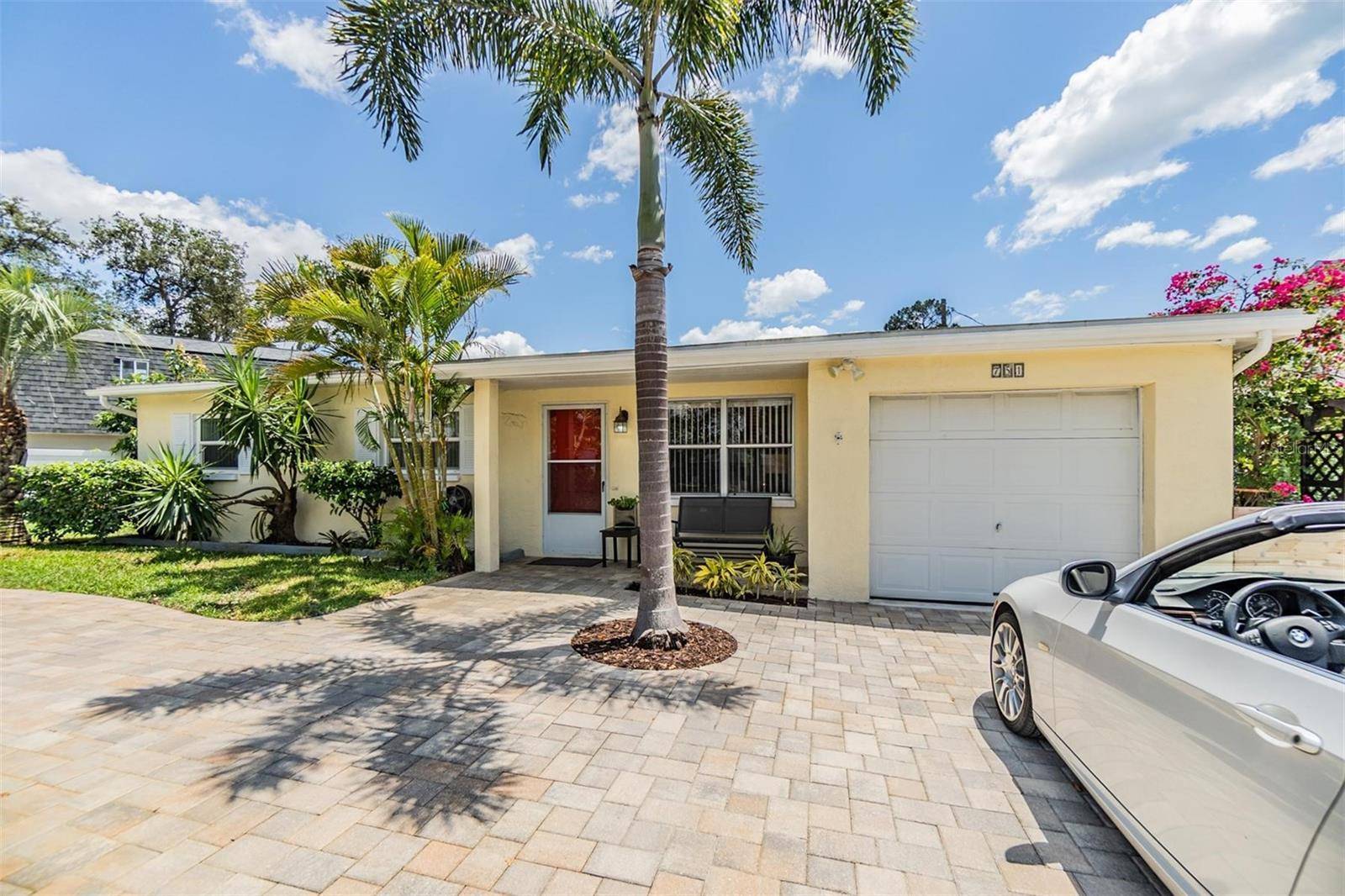 Tarpon Springs, FL 34689,751 BAYSHORE DR