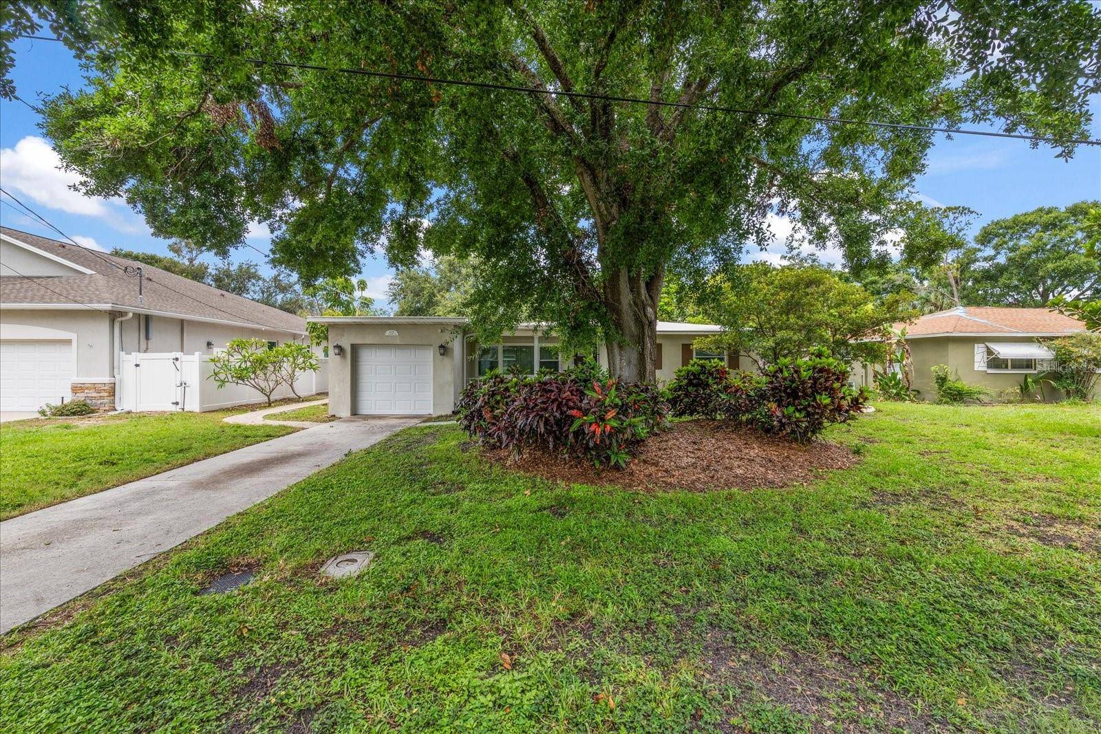 Tampa, FL 33611,4321 S THATCHER AVE