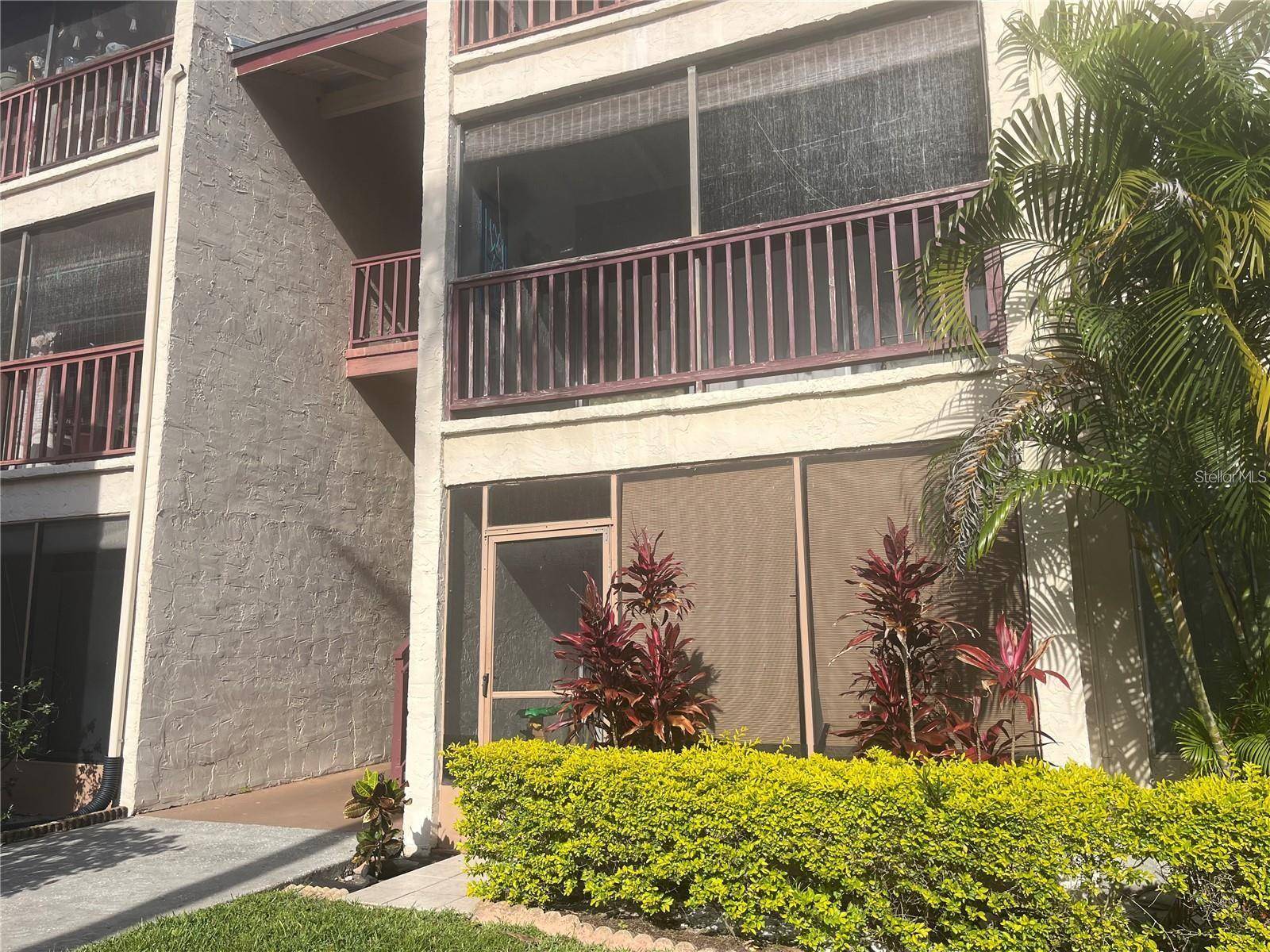 Tampa, FL 33614,8602 CHAMPLAIN CT #92
