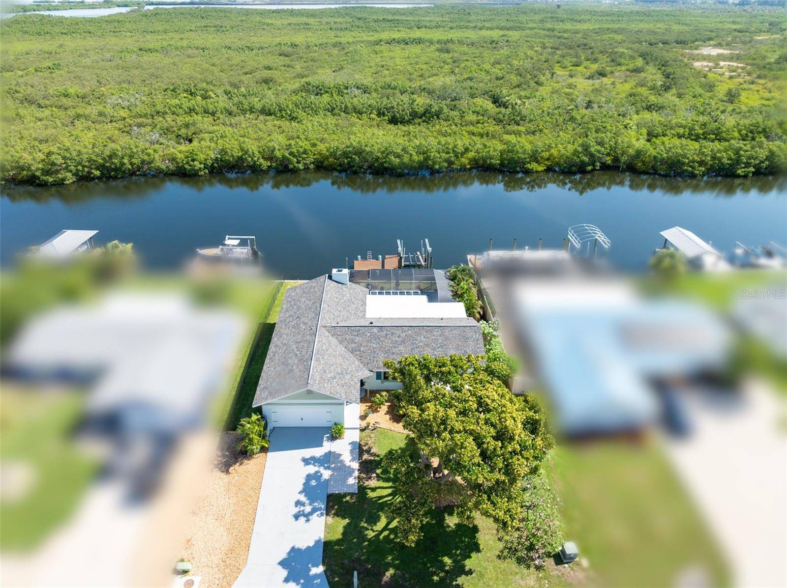 Apollo Beach, FL 33572,909 SILVER PALM WAY