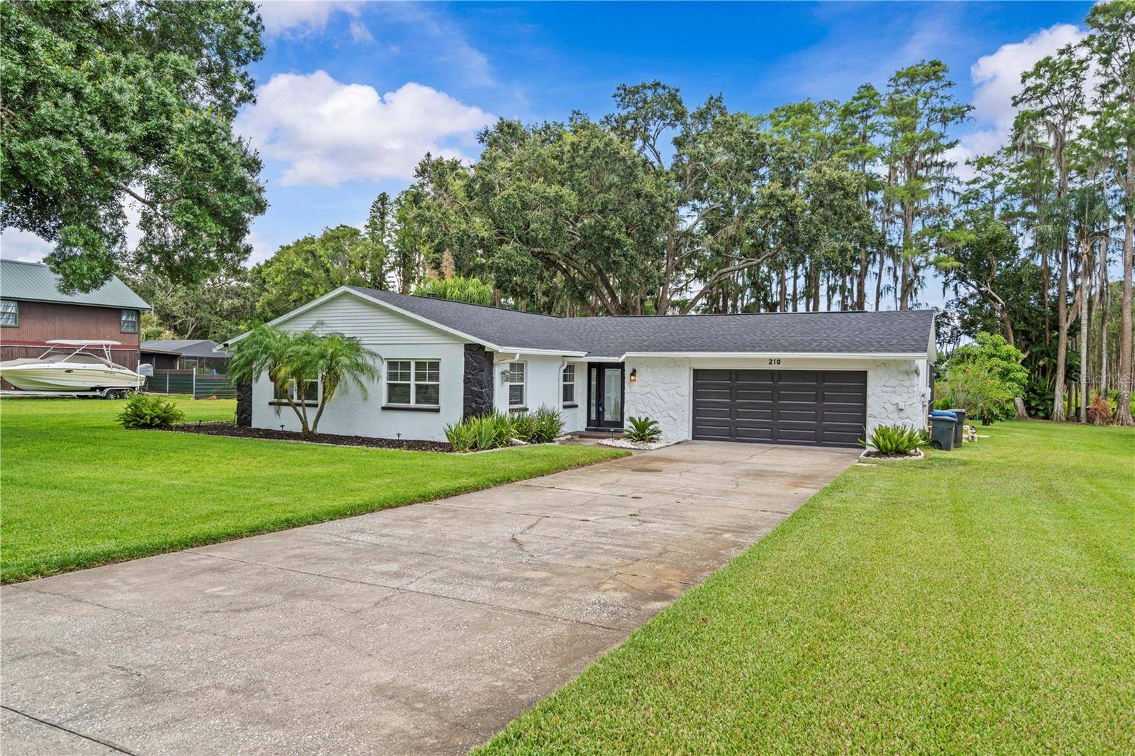 Lutz, FL 33548,210 LAKE HOBBS RD