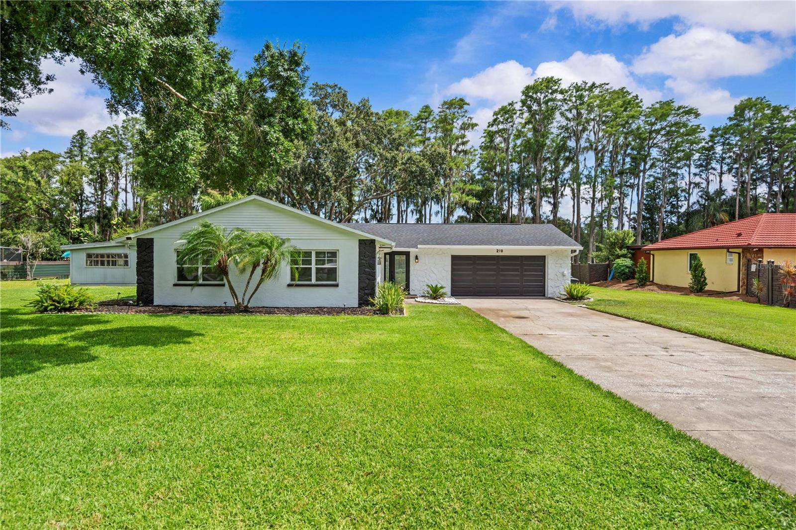 Lutz, FL 33548,210 LAKE HOBBS RD