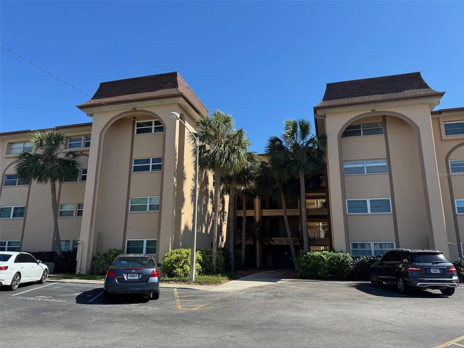 Largo, FL 33770,2525 W BAY DR #A33