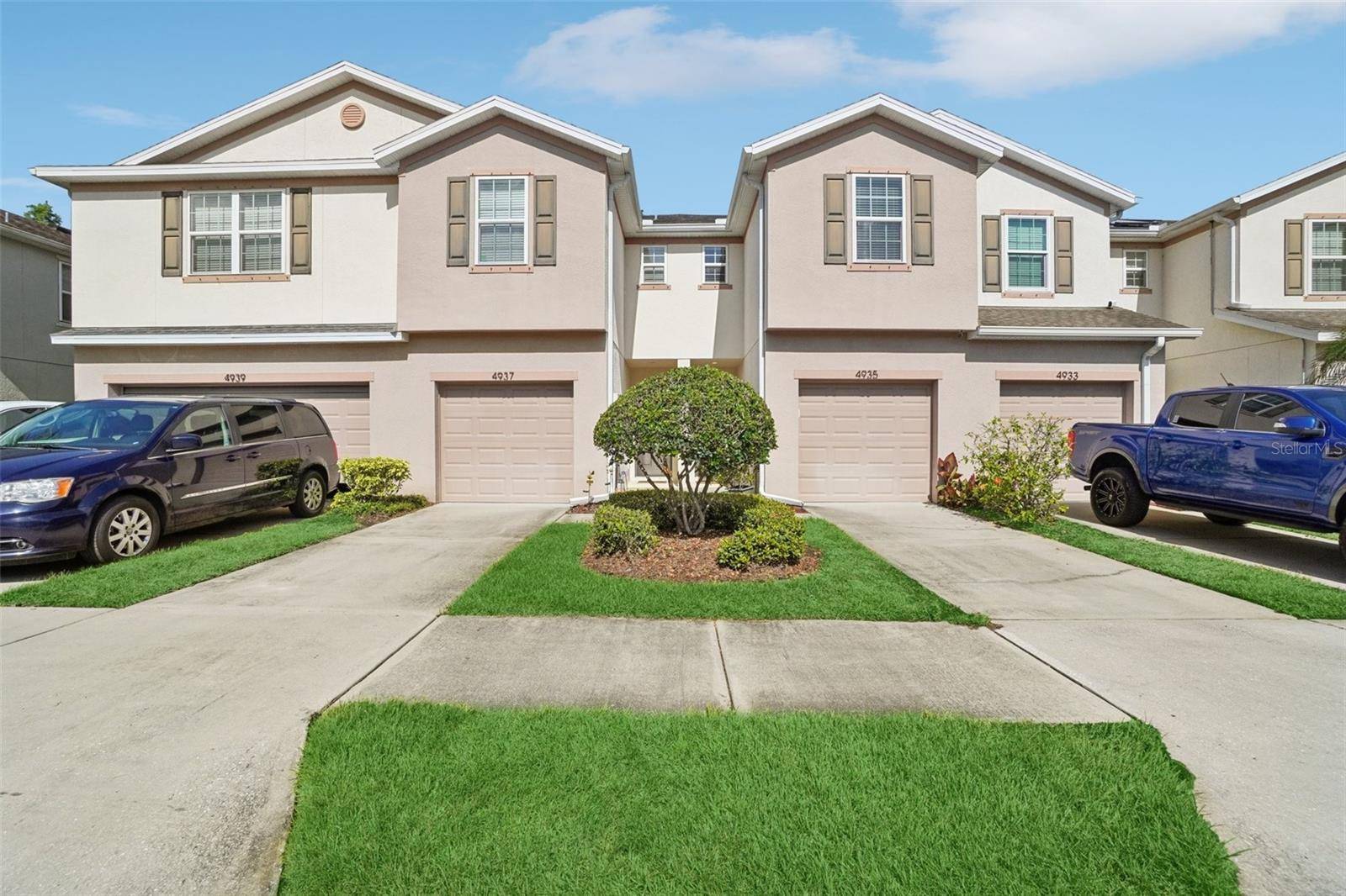 Tampa, FL 33619,4935 WHITE SANDERLING CT