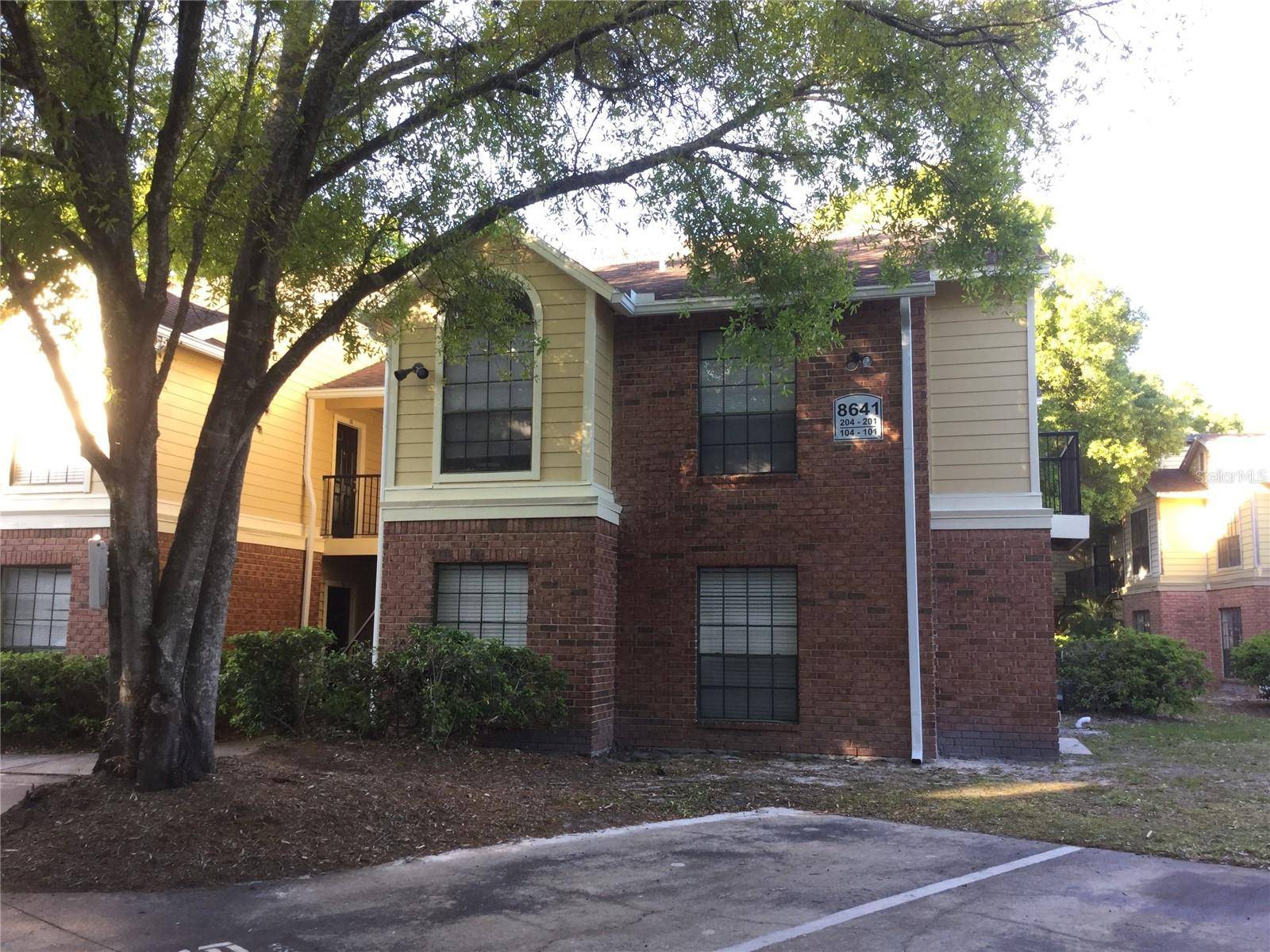 Tampa, FL 33614,8641 FANCY FINCH DR #102