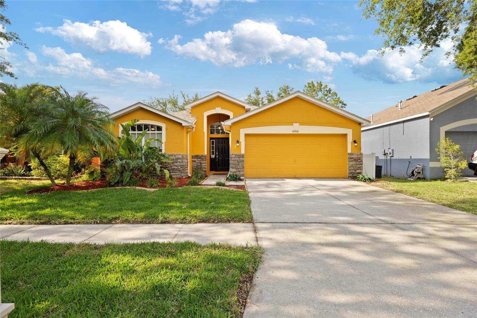 Apollo Beach, FL 33572,6914 MONARCH PARK DR