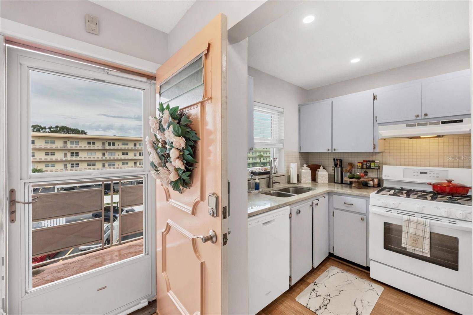 St Petersburg, FL 33709,5623 80TH ST N #303