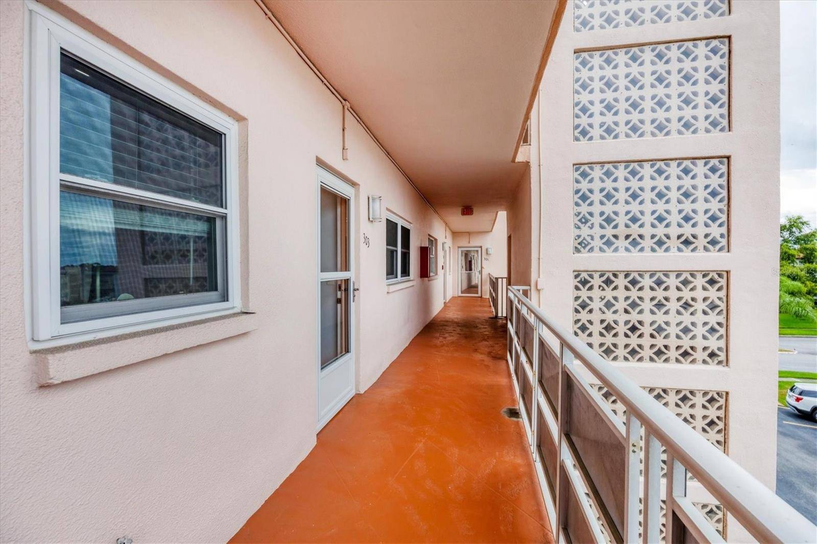 St Petersburg, FL 33709,5623 80TH ST N #303