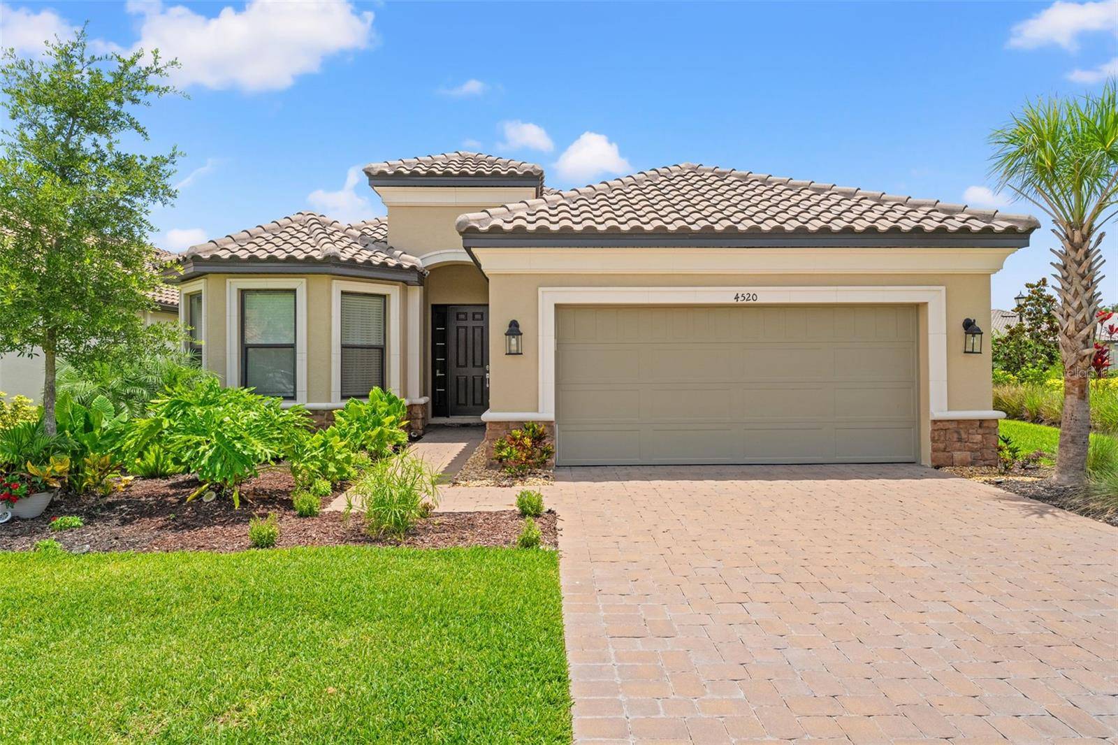 Wesley Chapel, FL 33543,4520 FRECCIA LOOP
