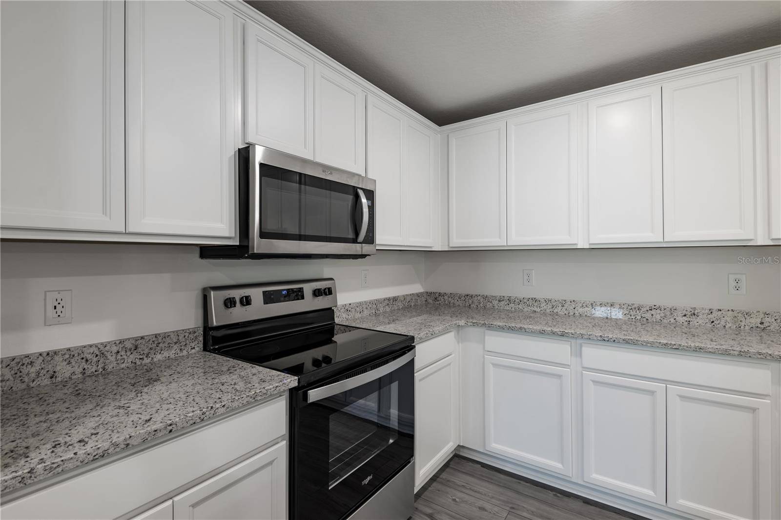 Poinciana, FL 34759,600 BAY LEAF DR