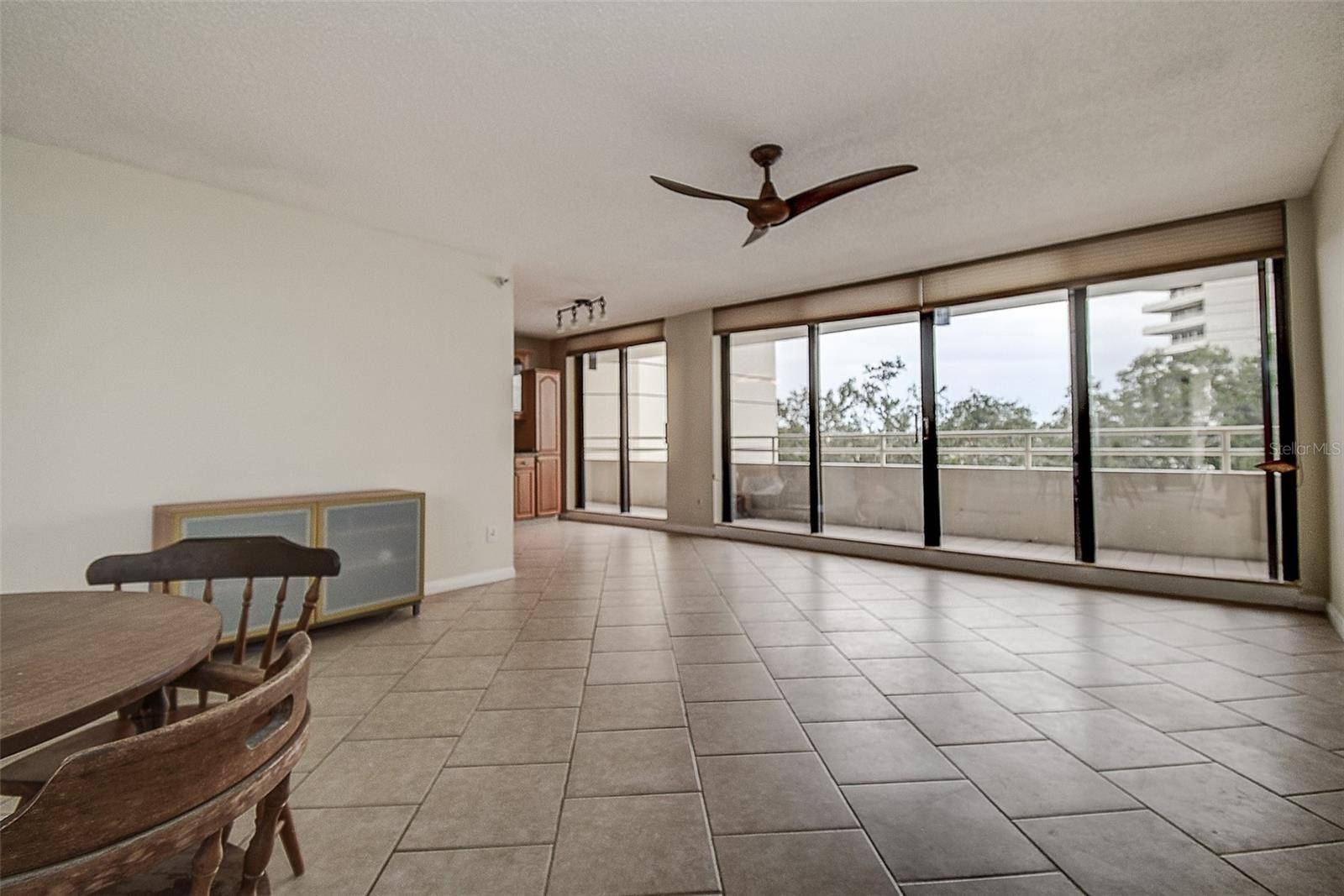 Gulfport, FL 33707,5940 PELICAN BAY PLZ S #406