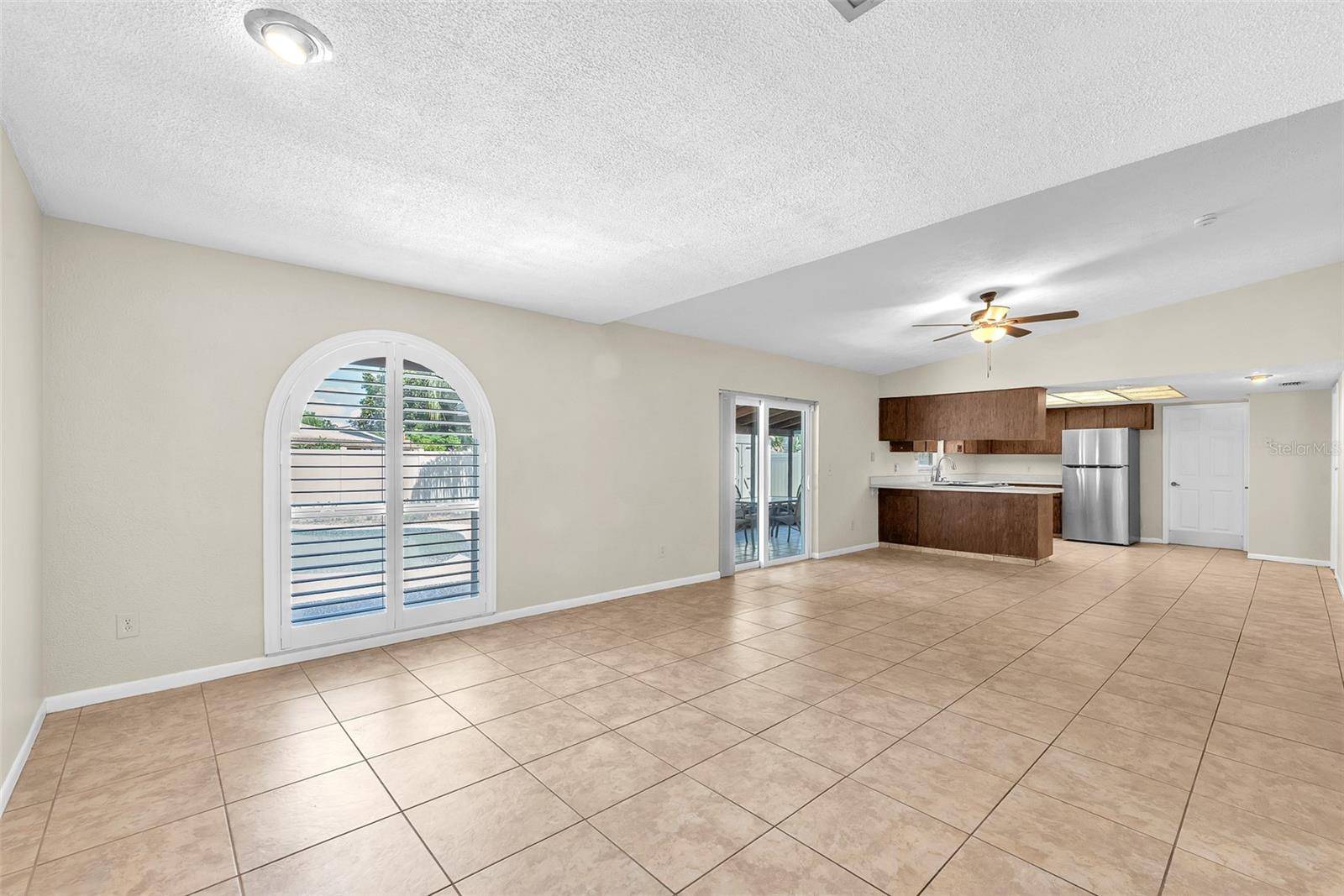 Valrico, FL 33594,3840 ROLLING CIR