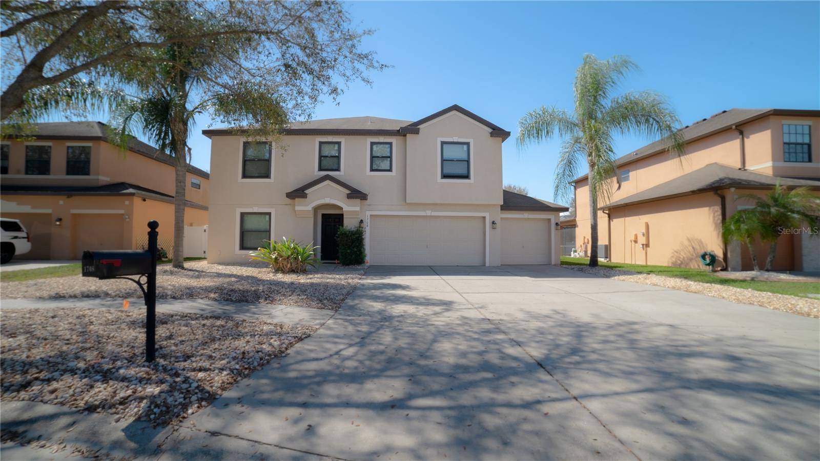 Dover, FL 33527,1708 ABBEY TRACE DR