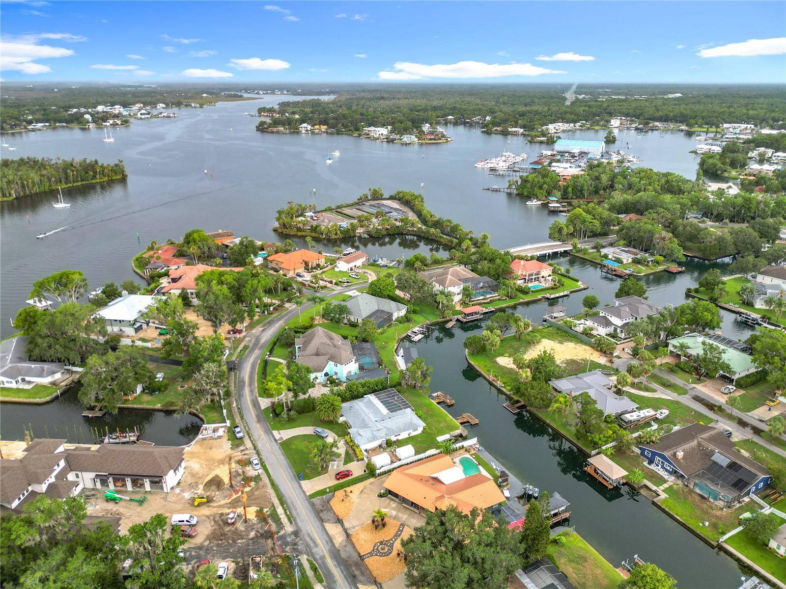 Crystal River, FL 34429,823 SW KINGS BAY DR