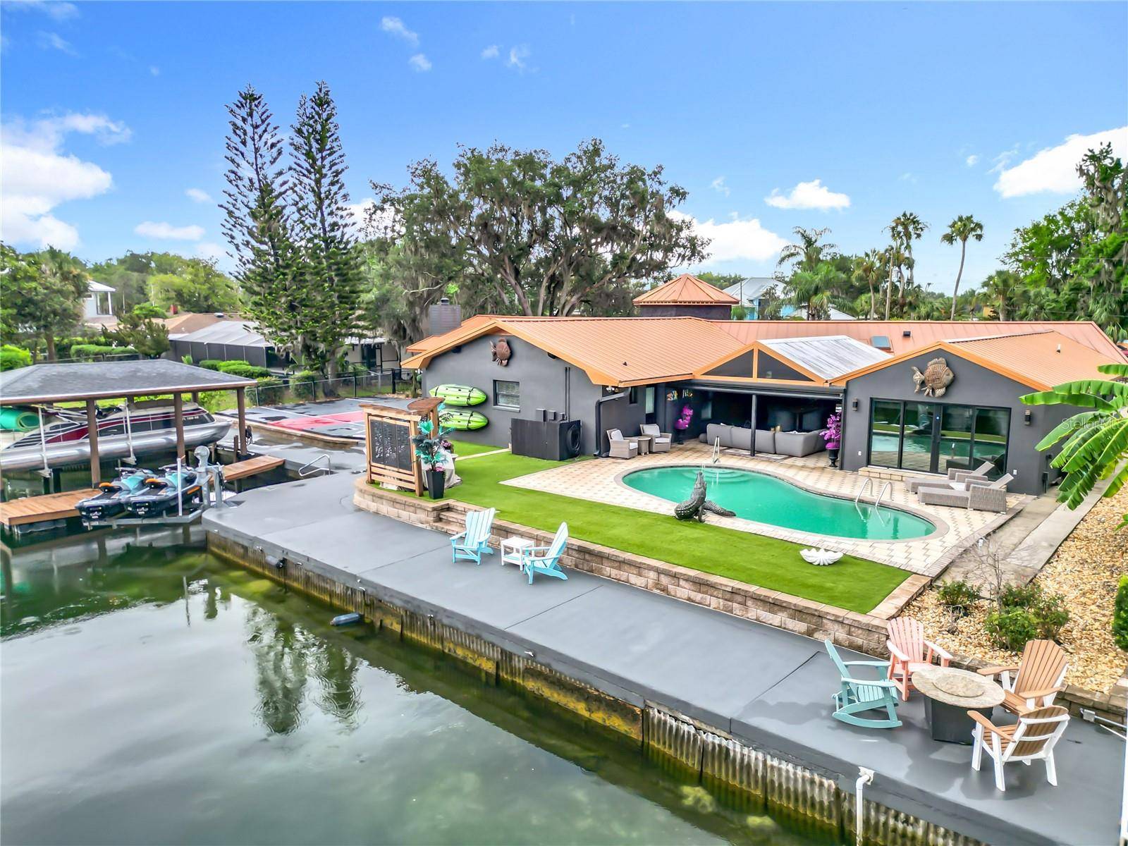 Crystal River, FL 34429,823 SW KINGS BAY DR
