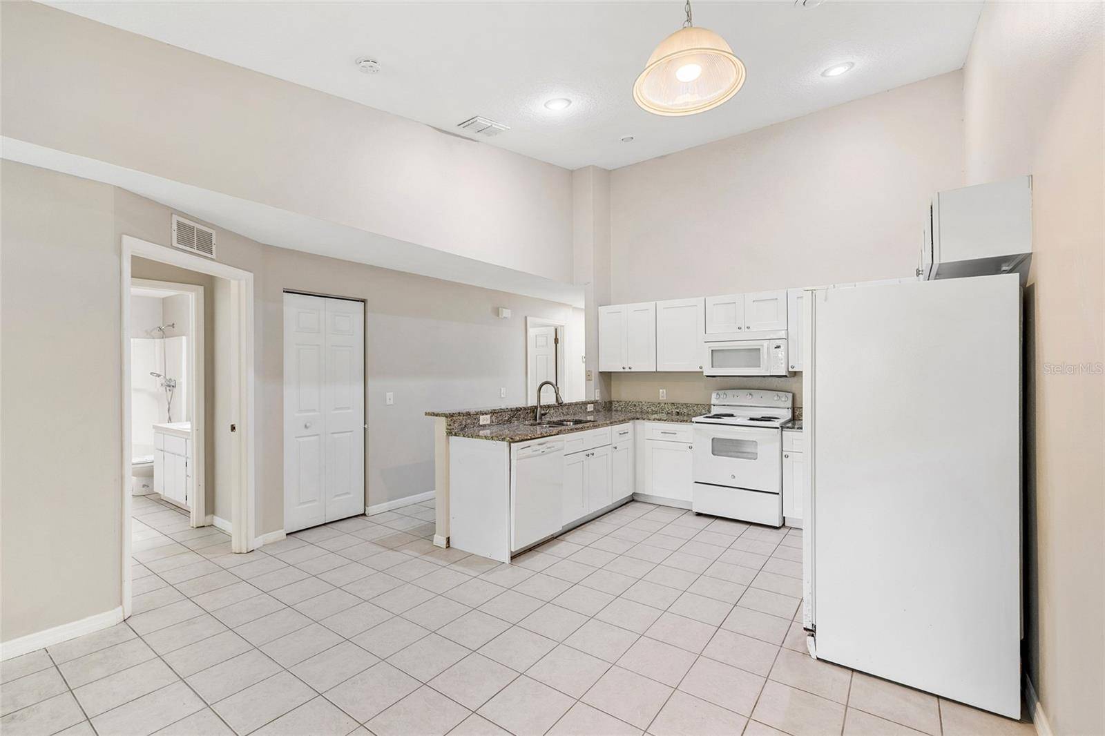 Dade City, FL 33525,37227 GRASSY HILL LN