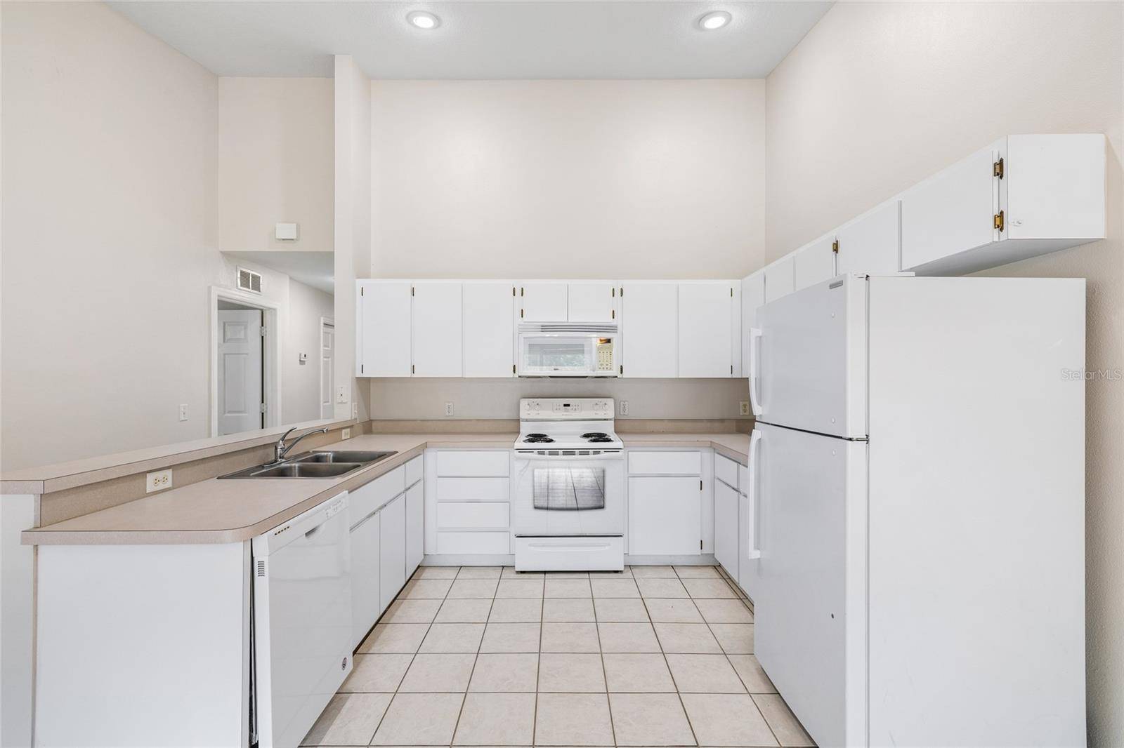 Dade City, FL 33525,37228 GRASSY HILL LN