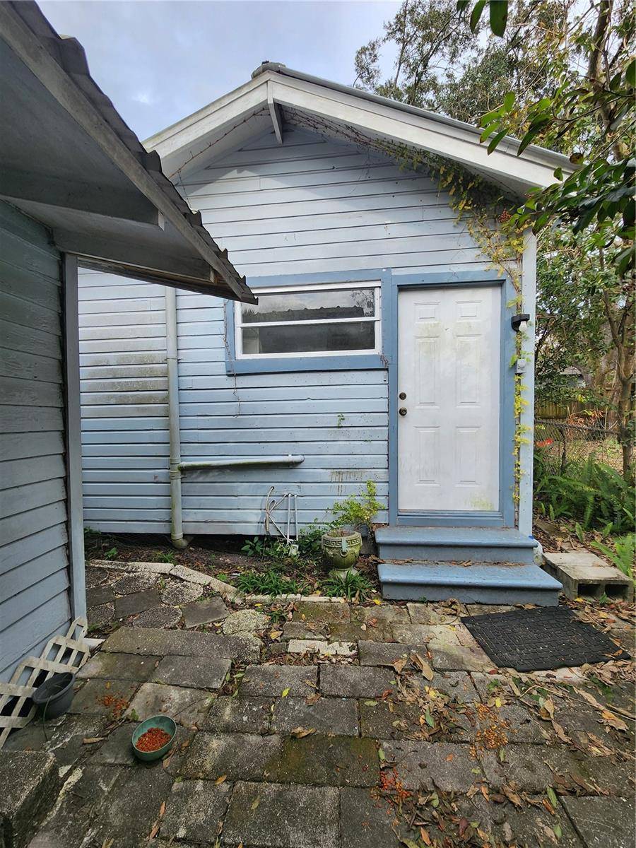 Tampa, FL 33604,8211 N 10TH ST #2