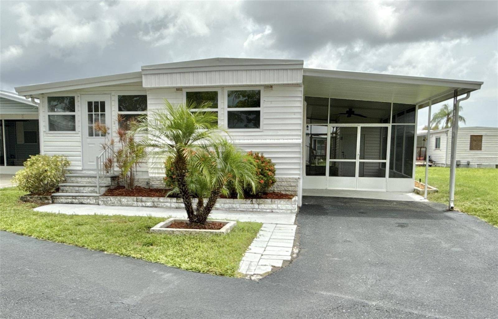 St Petersburg, FL 33702,7109 MOUNT GEORGETOWN DR NE #575