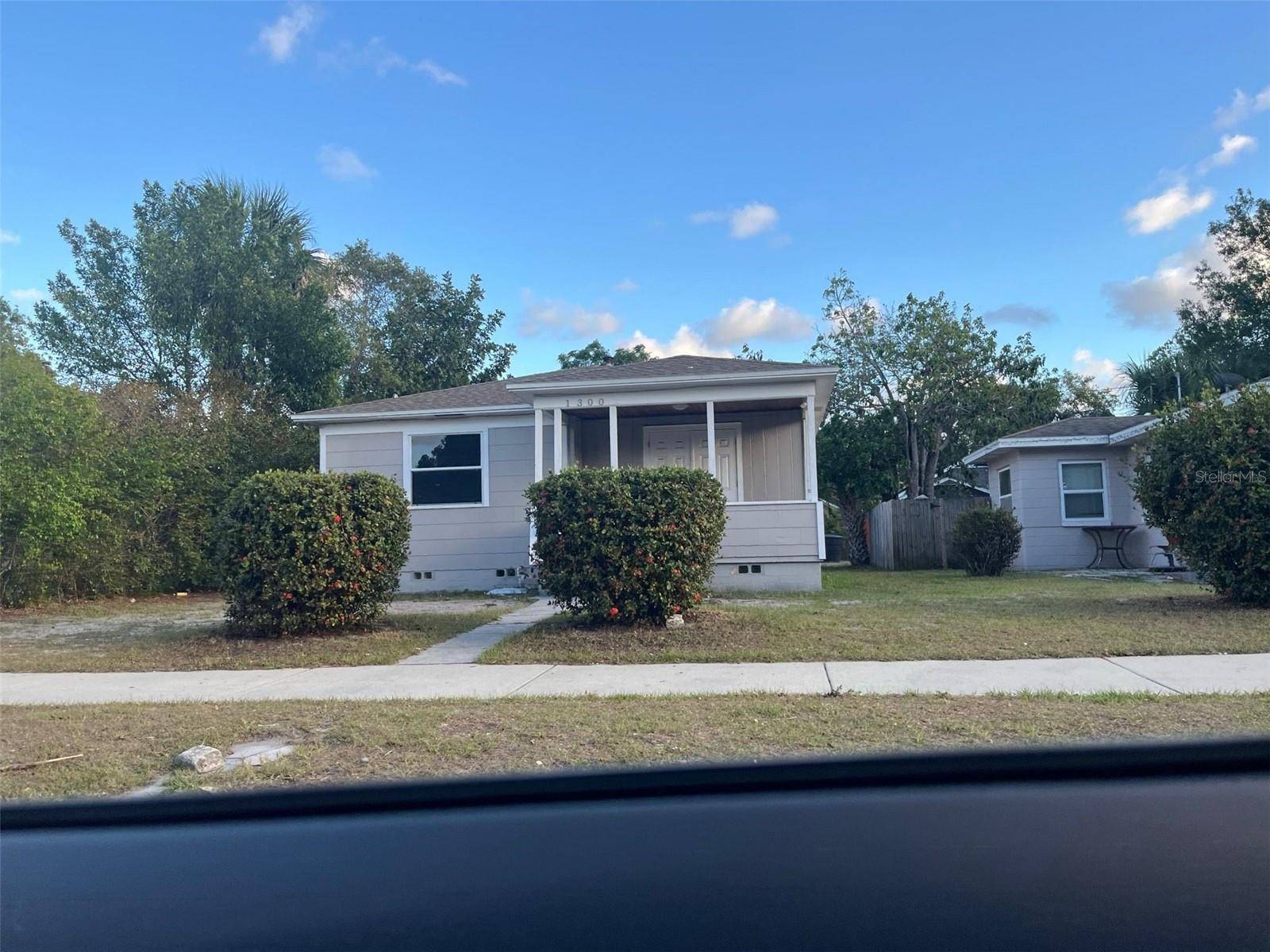 St Petersburg, FL 33705,1300 10TH AVE S