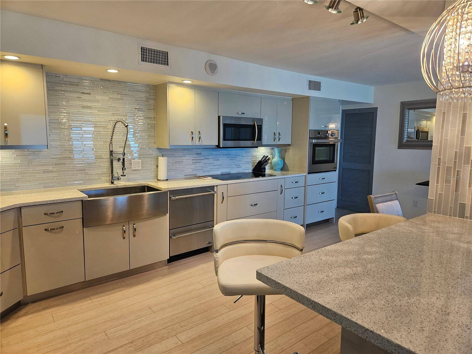 Longboat Key, FL 34228,2295 GULF OF MEXICO DR #83S