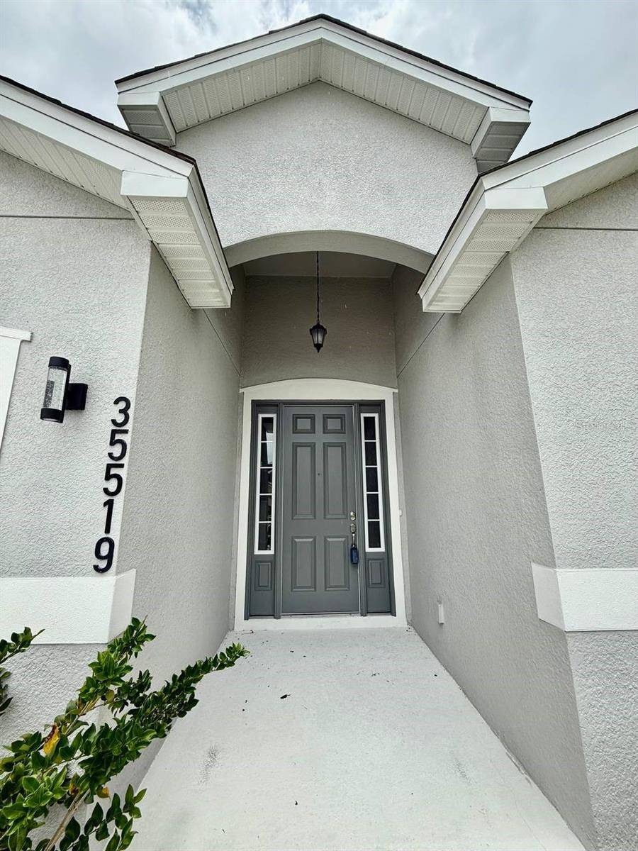 Zephyrhills, FL 33541,35519 BELLINGTON BLVD