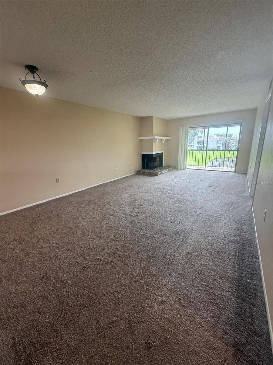 Oldsmar, FL 34677,106 LAKESIDE DR