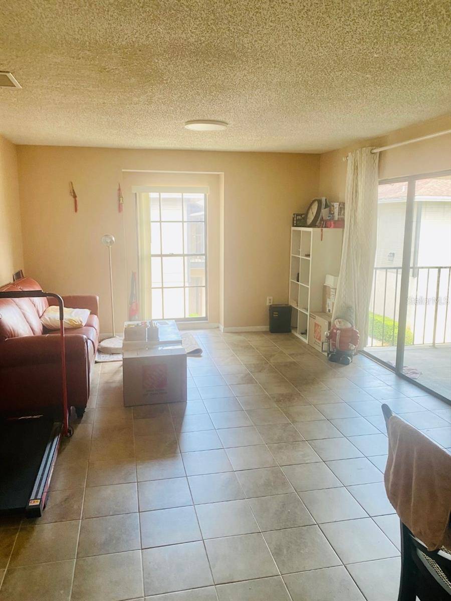 Tampa, FL 33613,4007 ASHFORD GREEN PL #204
