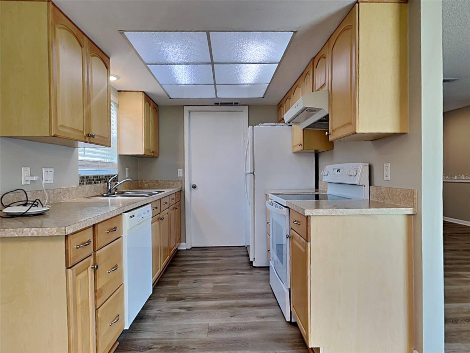Seffner, FL 33584,3106 KING PHILLIP WAY