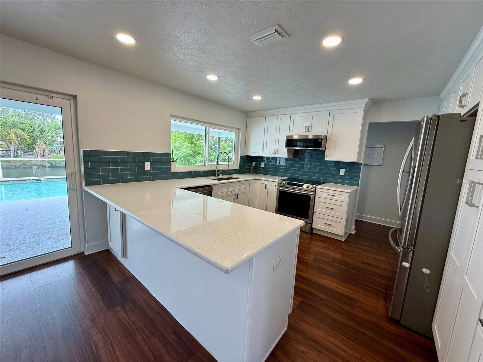 Apollo Beach, FL 33572,613 KINGSTON CT
