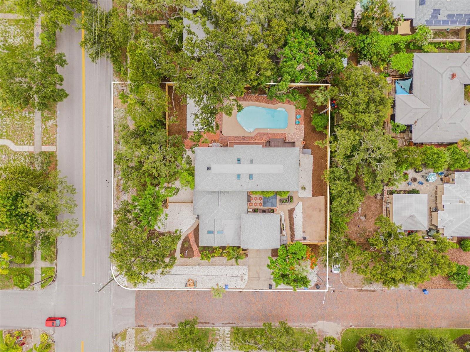 St Petersburg, FL 33705,106 22ND AVE SE