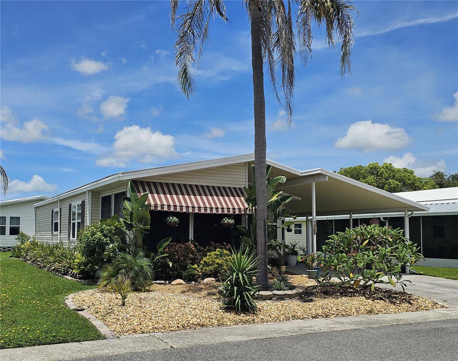 Oldsmar, FL 34677,466 TROUT LN