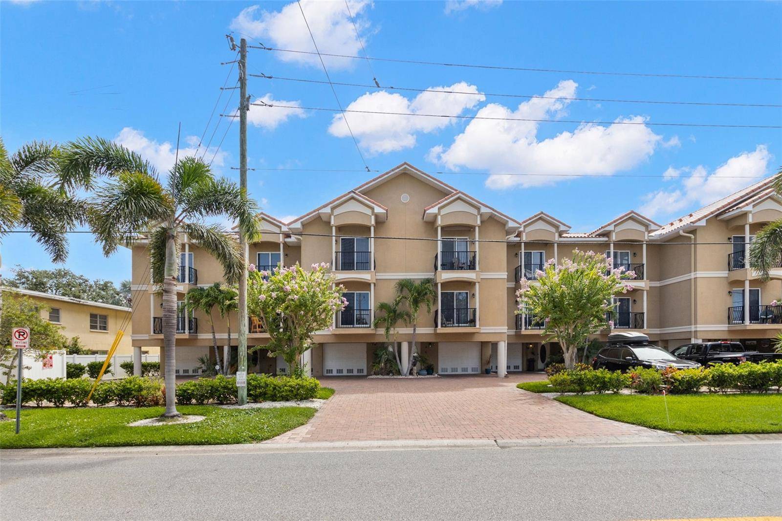 Treasure Island, FL 33706,300 CAPRI BLVD #3