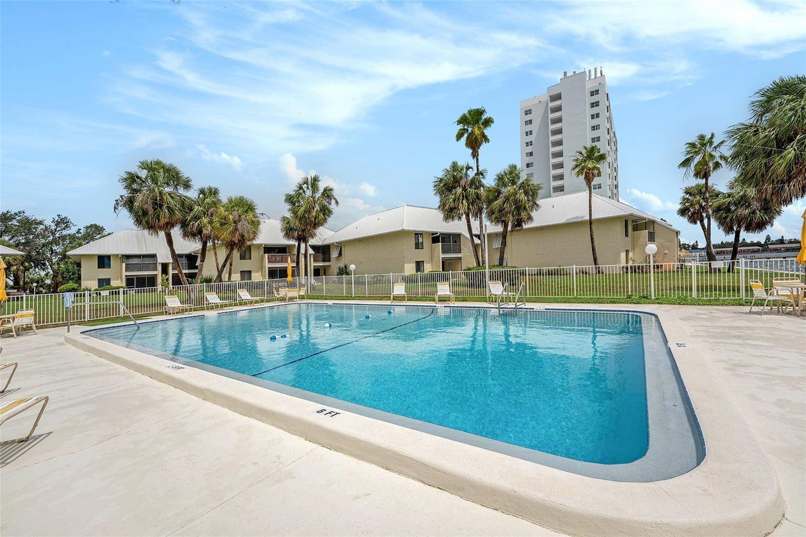 St Petersburg, FL 33711,7300 SUNSHINE SKYWAY LN S #104