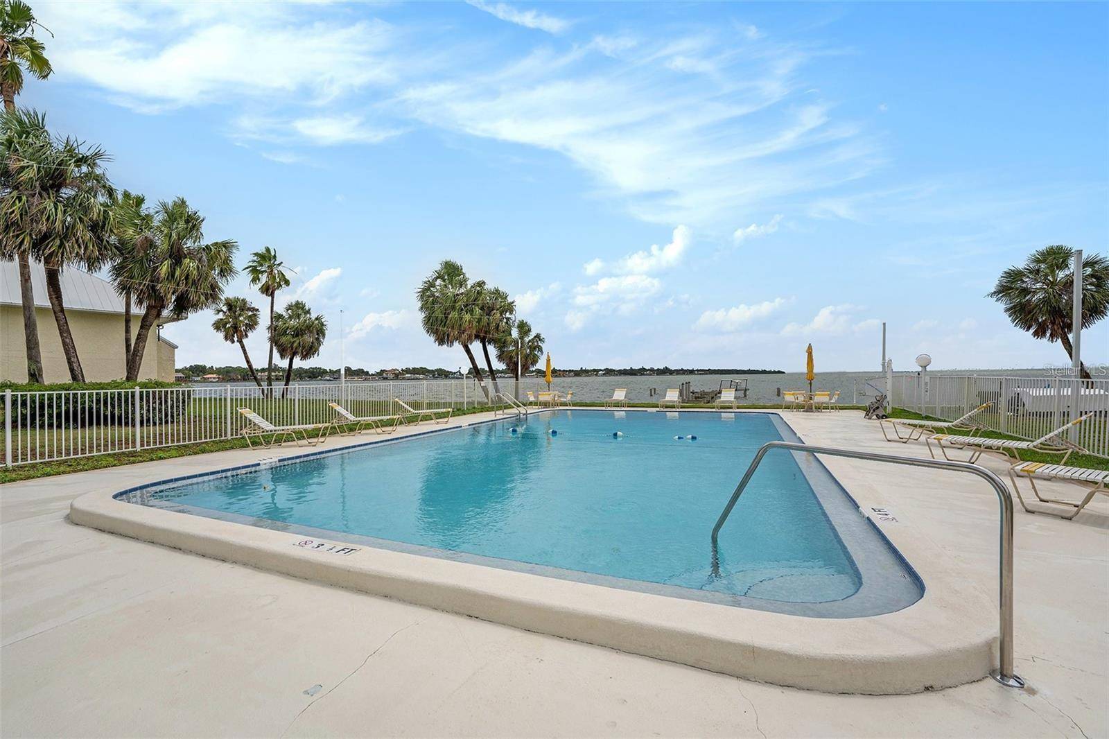 St Petersburg, FL 33711,7300 SUNSHINE SKYWAY LN S #104