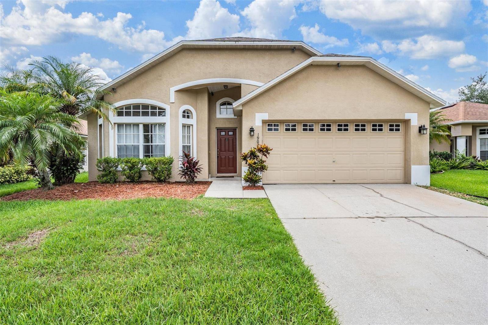 Tampa, FL 33647,19028 WEATHERSTONE DR